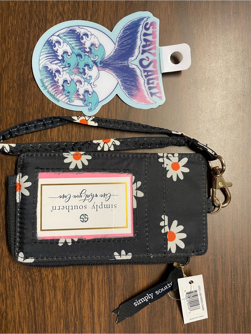 Simply Southern ID Coin Wallet Daisy Floral Wristlet Black & White NWT